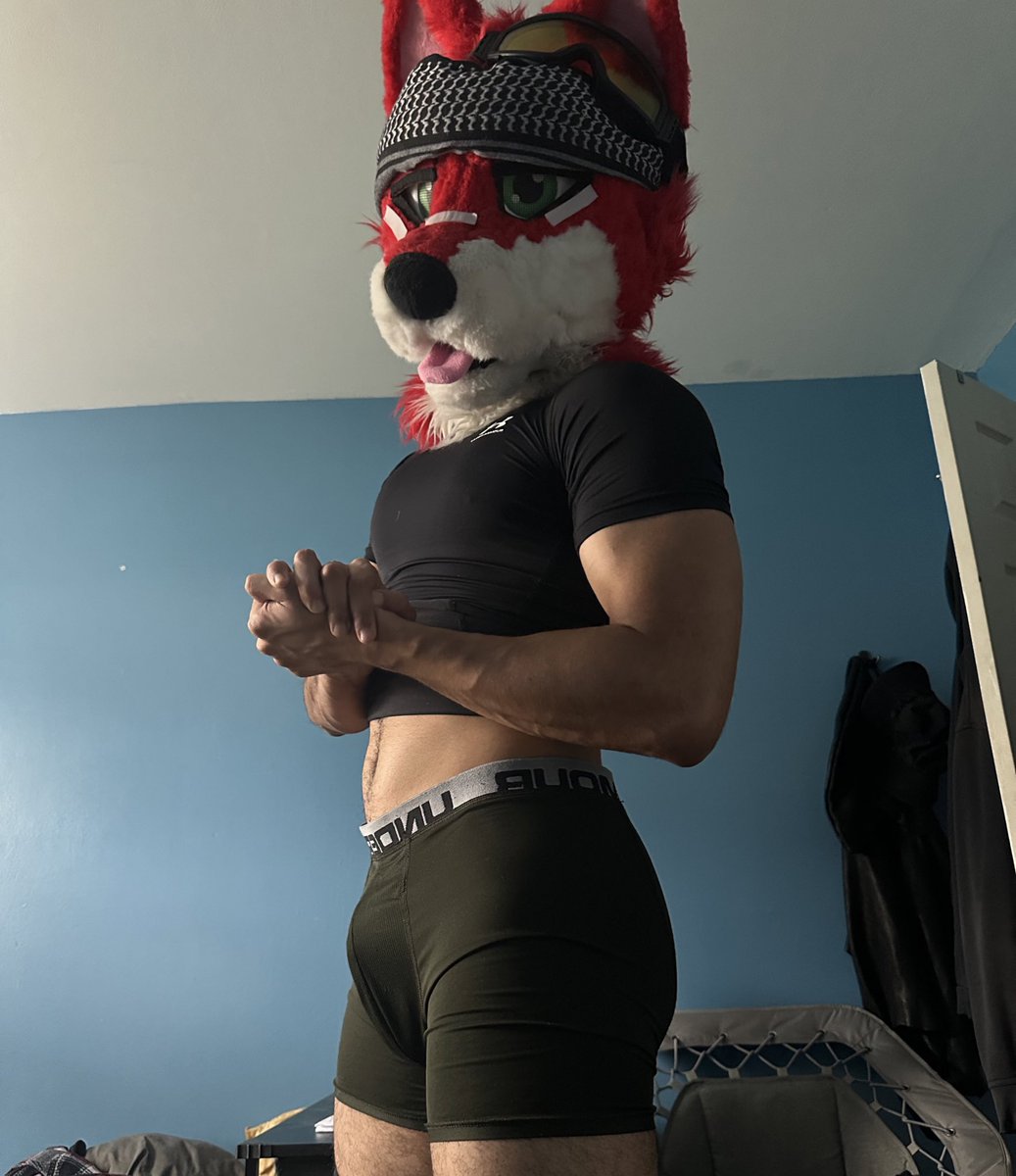 MoronicBun_AD's tweet photo. Does this shirt make my boobs look big? 🥺 https://t.co/O5AdXhGuRI