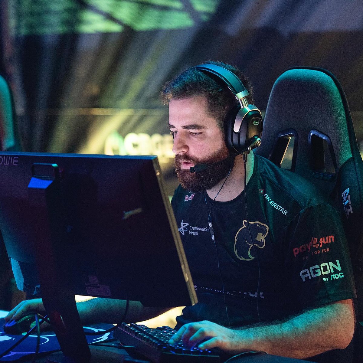 delmirojunior's tweet photo. Global Esports Tour Rio 2024! #GETRIO
@esportsgetrio no Maracanãzinho com @FURIA e @MIBR
📷 @delmirojunior
#cs #photopremium #imprensa #press #photo #maracanãzinho #mibr #furiagg #torcida #counterstrike #getrio2024 #worldconnected #globalesportstour2024 https://t.co/bmgVLPaEx0