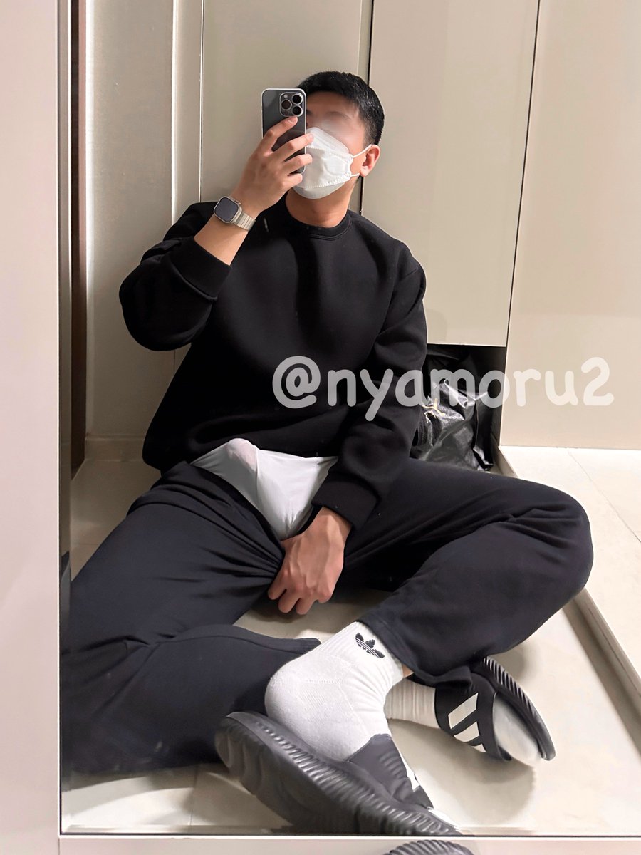 기념일을 그냥 지나쳤네요. 
제 사과 받아주세요. 🥺