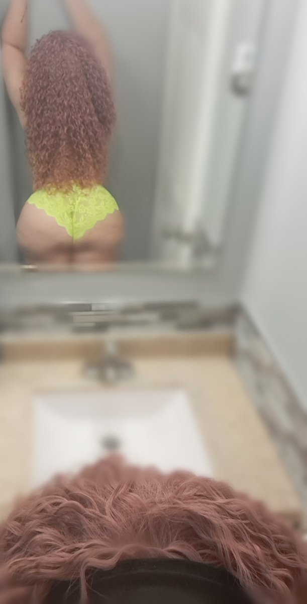 ThiccPeaches01 tweet picture