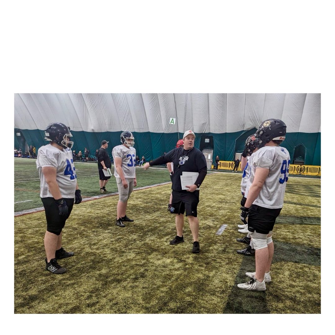 In the first frame is U18 Head Coach Cody Ehrmann teaching the Team Alberta defensive install at the U18 North Selection Camp; in the second, U18 Offensive Line Coach Bryan Marshall instructs the OL players. 🏈🏈 #football #footballalberta #u18 #northselectioncamp #teamalberta