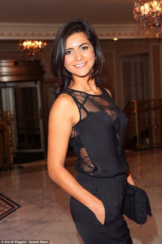 FanVerasamy's tweet photo. An all time classic beautiful photo of Lucy. A natural beauty #lucyweather #lucyverasamy #weathergirl #itv #weather #beauty https://t.co/9Q7n5Iasau