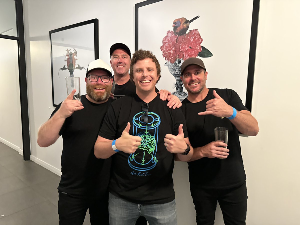 Was great to meet the OG’s!!! thanks for a fun night legends #AFLFantasy <a href="/WarnieDT/">Warnie</a> <a href="/RoyDT/">Roy</a> <a href="/CalvinDT/">Calvin</a>