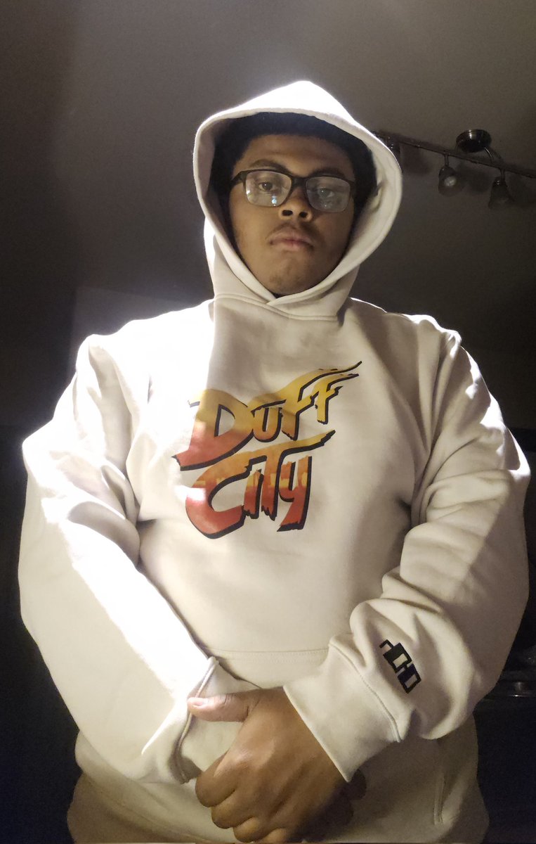 chupayO_K's tweet photo. @SmugDaBeast Just got my Duff City merch! We live baby🫡🥊🌹 #DuffCity https://t.co/rlGAEQMP5w
