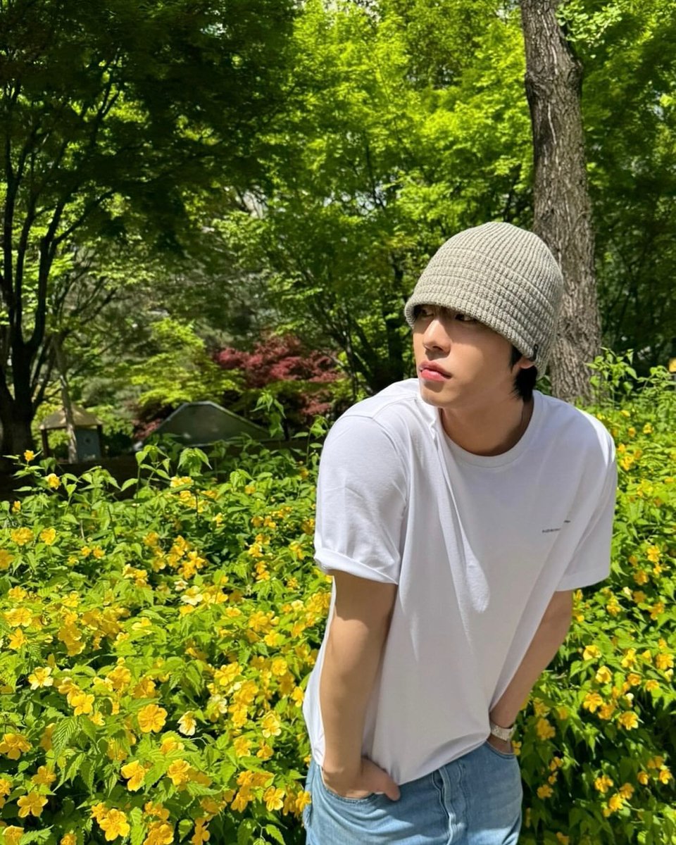 Ahnhyoseop04171's tweet photo. #AhnHyoSeop 

Reposted from ©imhyoseop @ThePresent_twt

spring with edition sensibility 🌱

#에디션센서빌리티 #EDITIONSENSIBILITY 

📍https://t.co/RG4f0gkmxb

#안효섭 #AhnHyoSeop 
#アンヒョソプ #アン・ヒョソプ 
#安孝燮 #pauljjak #폴짝  
#ThePresentCo  #THEPRESENTCOMPANY https://t.co/bQrRv7Iid4