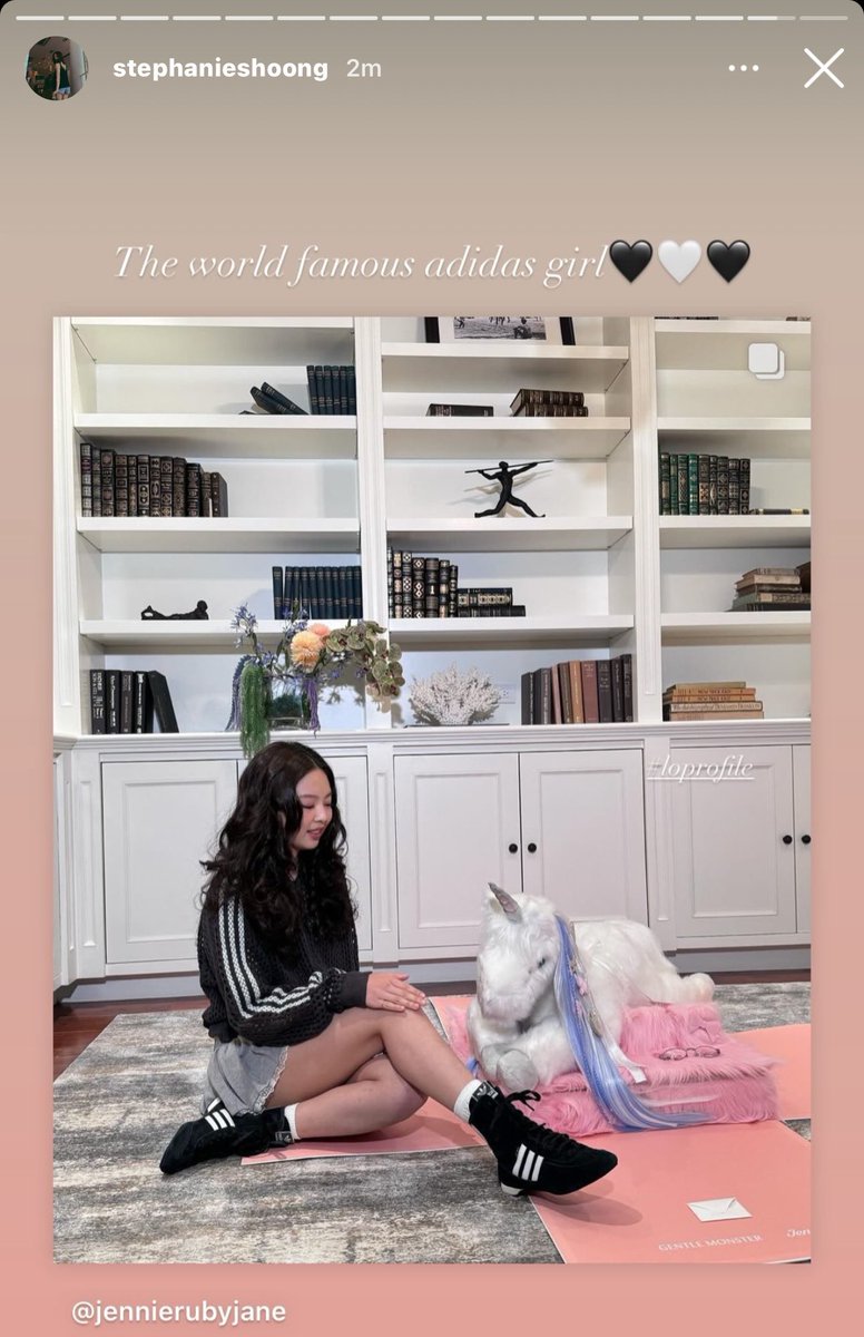 jennieaceitgirl's tweet photo. adidas taking the opportunity to tease jennie’s upcoming collection with them through jennie also teasing her upcoming collaboration with gentle monster? no one does it like her —she is just so loved

peak it girlsm behavior from 🎀

JENTLE SALON BY JENNIE
#JENNIExGentleMonster https://t.co/iNYttnXriy
