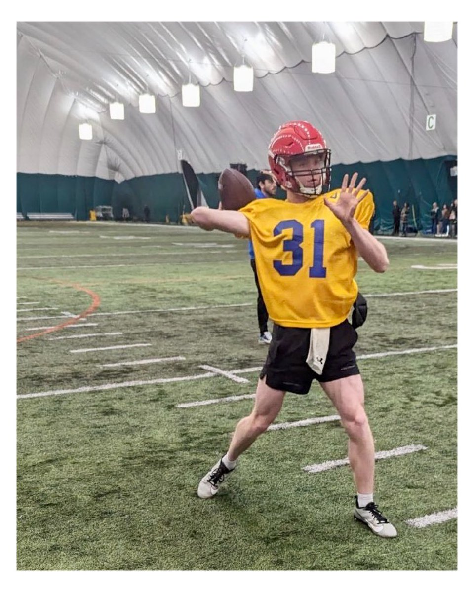 QBs in action. Cale Mamchur (#21) and Brant Stead (#31) try out at the U18 North Selection Camp on Friday evening, April 19. 🏈🏈 #football #footballalberta #u18 #teamalberta #northselectioncamp