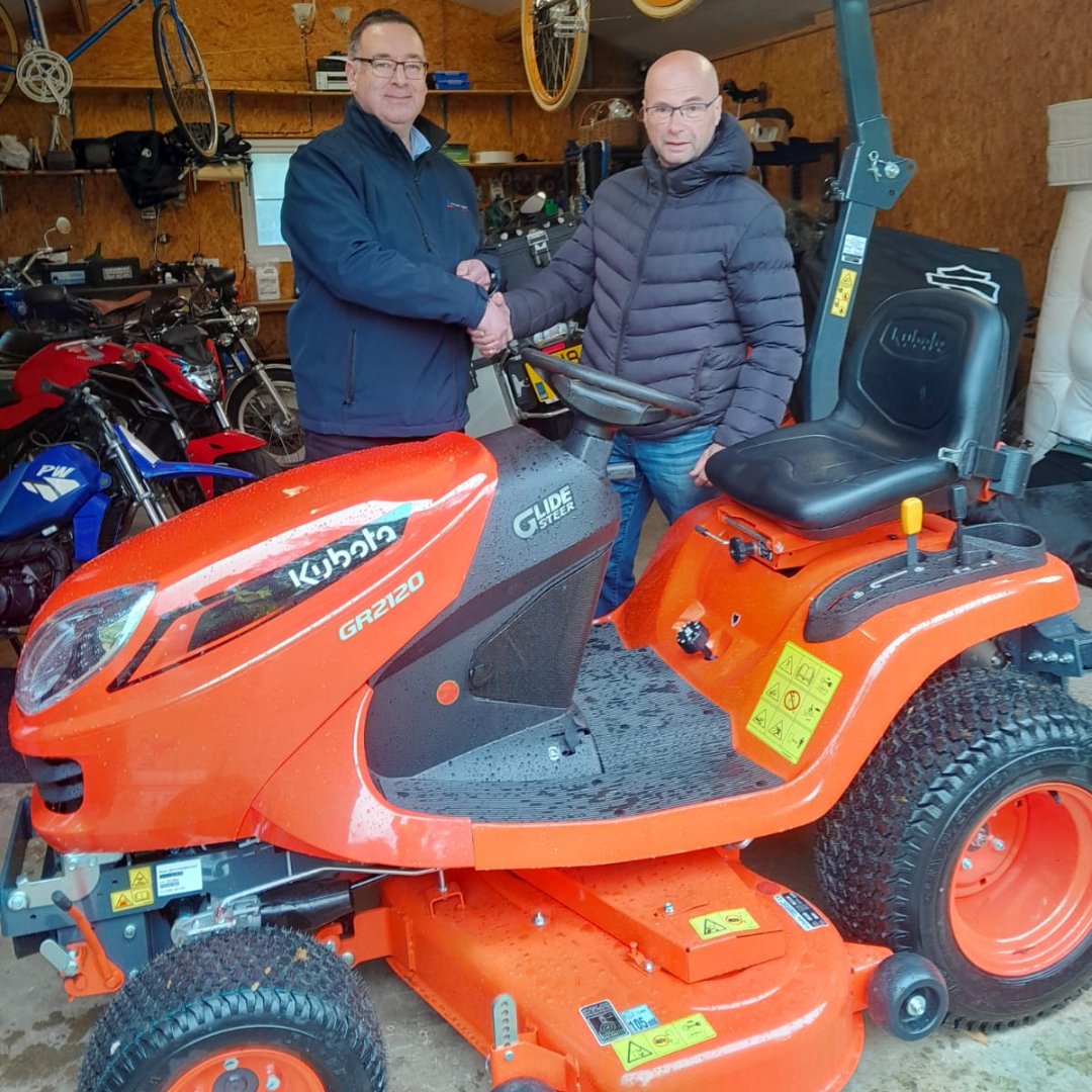 Kubota delivery day! 🤝 Paul Daly, our Groundcare Area Sales Manager, handed over the popular Kubota GR 2120S ride-on mower with a mulching kit to Rosedale Funeral Home in Diss. Thank you for your business, enjoy your new machine. #Kubota #Groundcare #Lawncare #Mower