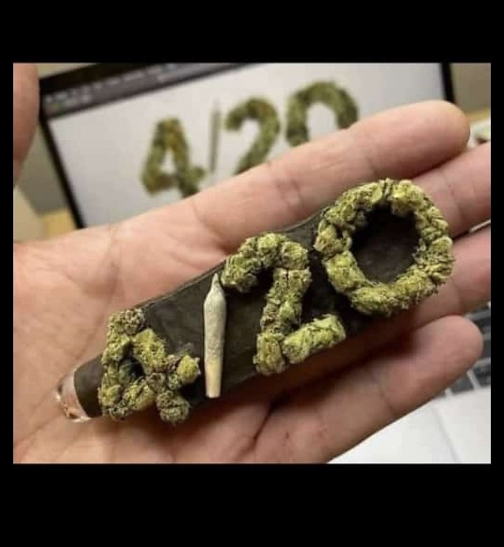 Happy 420 my beautiful stoners❤️🍀🌿