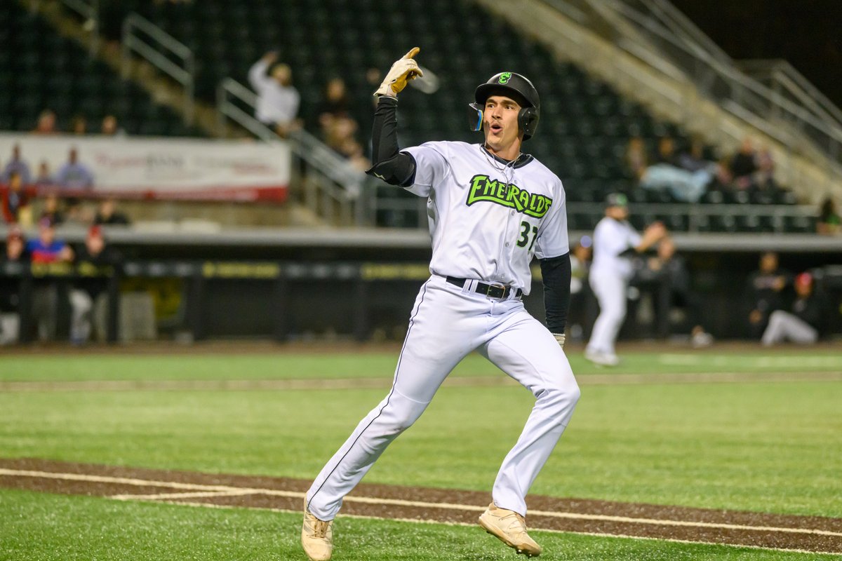 EugeneEmeralds tweet picture