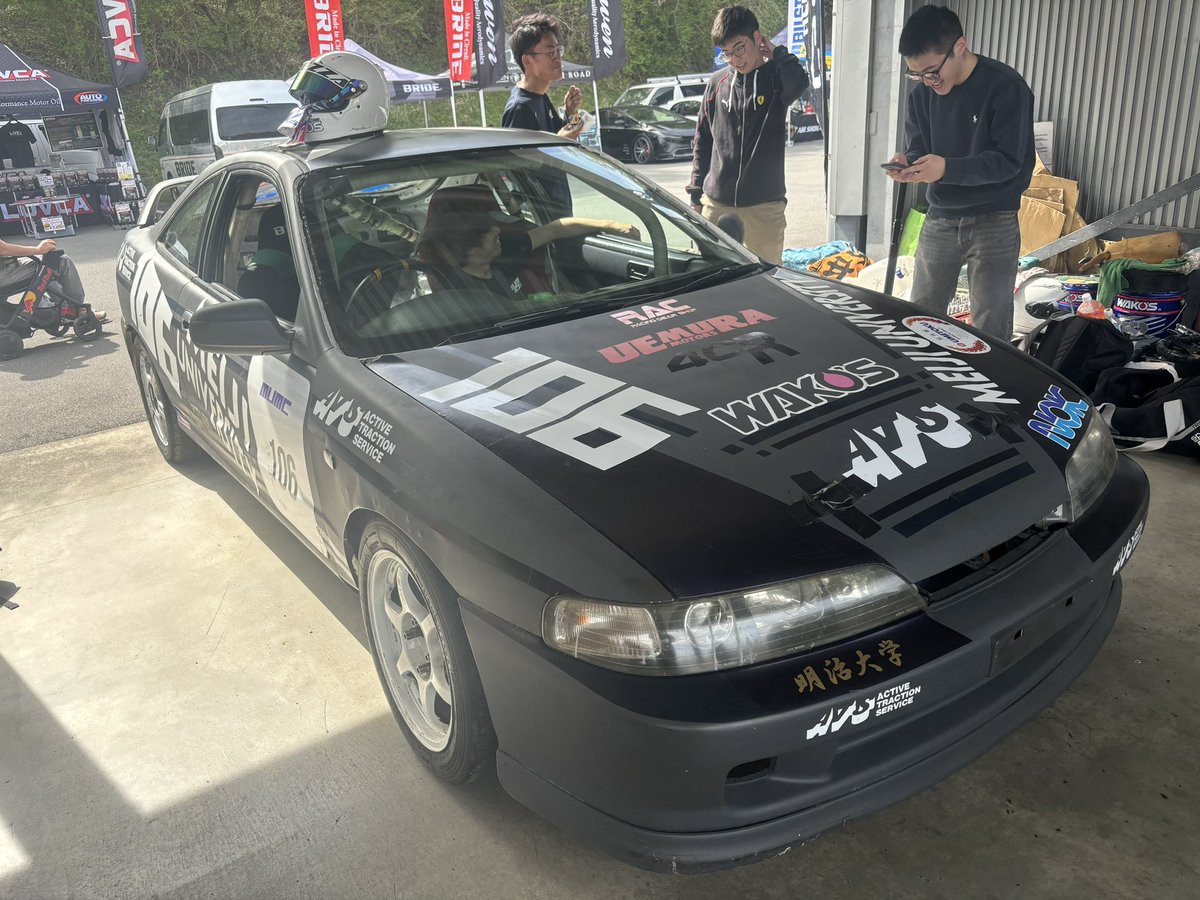 mumc106's tweet photo. 今日は自動車部新歓フェスタに来ています！新入生も部員もめちゃくちゃ楽しんでます！！
 #自動車部  #春から明治 
 #自動車部新歓フェスタ https://t.co/nVNKg9a6vq