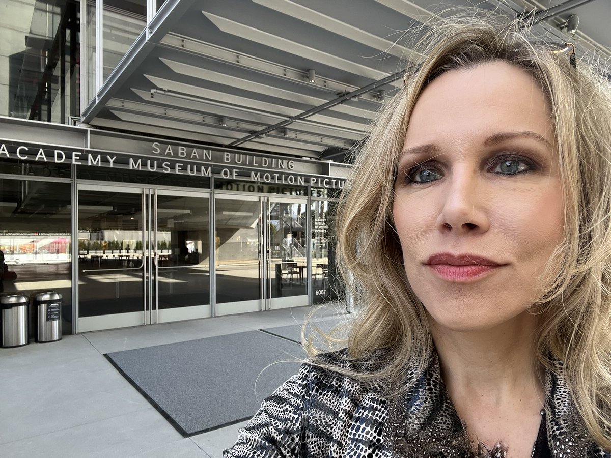 jordanroberts8's tweet photo. My arrival tonight at @academymuseum 💃 💃����Conversation with @janefonda  Video will post soon! #climateawareness #vote 🗳️🌏🙏@janefondaclimatepac https://t.co/3UaiNucyZC