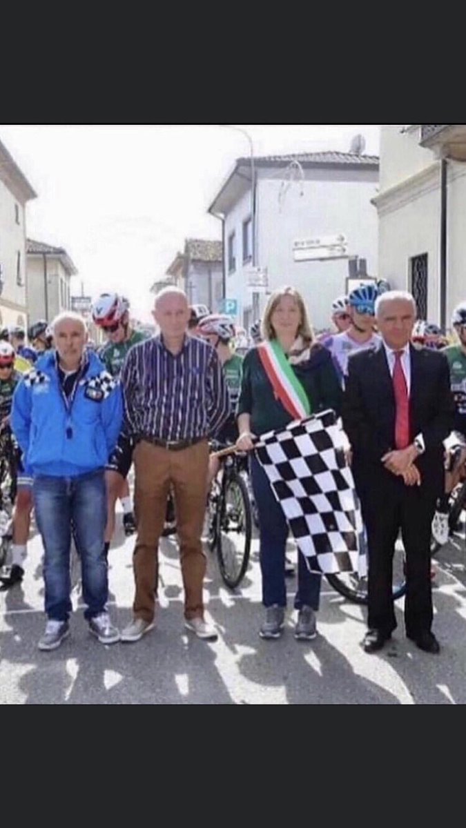 BabbodiGiovann1's tweet photo. UNA VERGOGNA TUTTA ITALIANA. Uno dei due vicepresidenti della società organizzatrice la corsa ciclistica dove, a 144 metri dalla linea di arrivo, è morto mio Figlio Giovanni, è Pierino Cereda, sindaco di Guazzora (AL). L’altro vicepresidente è Piero Angelo Cisi, vicesindaco di Alzano Scrivia (AL), colui che, al fine di depistare, dichiara il falso ai giornali (180 metri di transenne). Consigliere di quella società ciclistica è Adolfo Guagnini, sindaco di Alzano Scrivia (AL), colui che fa da supervisore all’installazione delle transenne (50 metri scarsi, meno della metà del minimo previsto obbligatoriamente dai regolamenti federali). Poi c’è il sindaco di Molino dei Torti Anna Fantato, il presidente della Provincia di Alessandria Gianfranco Toniolo ed altre Autorità poiché quella corsa ciclistica (che poi non si è mai più disputata) parte, transita più volte ed arriva proprio davanti al municipio di Molino dei Torti, proprio sotto il balcone del sindaco. Il padrino di quella corsa ciclistica è il Professor Renato Balduzzi, cittadino onorario di Molino dei Torti, avvocato in Alessandria, ministro della salute sotto il governo Monti, componente del Consiglio Superiore della Magistratura, professore universitario, collega e collaboratore della ministra della giustizia Marta Cartabia ecc. ecc.. Quel giorno sono presenti anche i NAS dei Carabinieri con il loro comandante Colonnello Biagio Fabrizio Carillo, criminologo di fama. I Carabinieri di Castelnuovo Scrivia, il giorno dell’evento mortale di mio Figlio Giovanni, non svolgono nessuna attività d’indagine, non fanno un rilievo stradale, non fanno neppure una fotografia con il cellulare, non sentono le decine di testimoni presenti, neppure gli altri corridori coinvolti nella caduta, ma sentono solamente sul posto una componente del collegio di giuria la testimone clamorosamente falsa  Giulia Fassina. Il presidente del collegio di giuria Luca Botta, con mio Figlio Giovanni morto, steso a terra sull’asfalto, emette un comunicato con su scritto nulla da segnalare. Il giudice sportivo del Piemonte omologa quella corsa ciclistica mortale senza provvedimenti. Il presidente della società organizzatrice Ennio Ferrari dichiara di non essersi mai preoccupato della sicurezza dell’ultimo chilometro; il programma di gara di quella corsa ciclistica viene approvato senza i documenti relativi alla sicurezza obbligatoriamente previsti. Ciononostante la procura federale della Federciclismo, che sin dall’inizio va a braccetto con la procura della repubblica di Alessandria, insabbia la vicenda. Il presidente della commissione nazionale direttori di corsa e sicurezza della federciclismo Roberto Sgalla, nonché funzionario della polizia di stato, direttore della scuola di polizia, prefetto a.r., direttore del centro studi americani ecc. ecc., fa il consulente della procura federale della federciclismo, al contempo fa pressioni, tenta di condizionare il giudizio della corte sportiva di appello della federciclismo secondo i desiderata della federciclismo e poi fa il consulente per il pubblico ministero di Alessandria Andrea Trucano (commettendo, durante lo svolgimento dell’incarico, almeno due reati per i quali non è stato perseguito dalla procura della repubblica di Alessandria) il quale, all���esito di quella perizia, a dir poco fuorviante ed in contrasto con elementi obiettivi, archivia il procedimento penale relativo all’ omicidio colposo di mio Figlio Giovanni. E così la procura della repubblica di Alessandria, ignorando le evidenze, travisando la realtà, ricorrendo ad aberrazioni giuridiche fondate su menzogne, omettendo attività d’indagine, non vuole neppure celebrare un giusto Processo per accertare la Verità ed assicurare la Giustizia per la morte di un ragazzo di 22 anni. #veritaegiustiziapergiovanniiannelli #giustiziapergiovanni Giustizia per Giovanni - 𝕊𝕚𝕔𝕦𝕣𝕖𝕫𝕫𝕒 𝕡𝕖𝕣 𝕥𝕦𝕥𝕥𝕚 GIUSTIZIA PER GIOVANNI