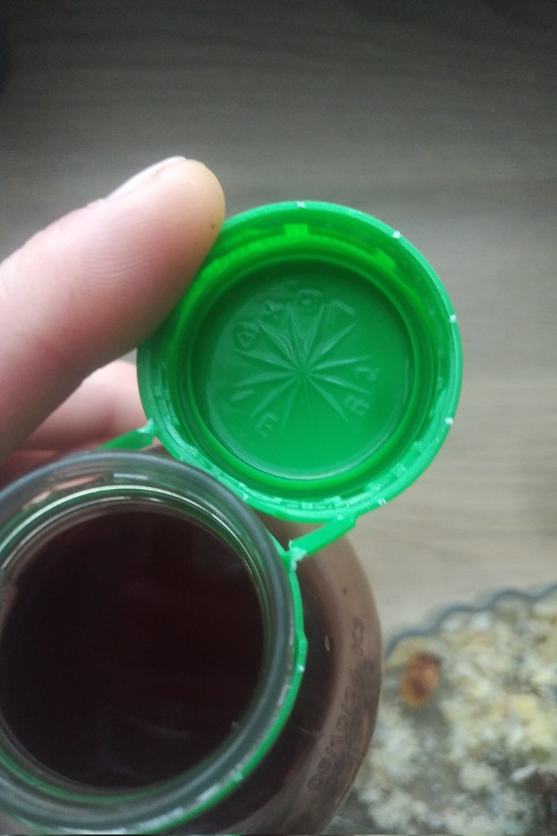 JulienRaieDoree's tweet photo. Découverte d'un code secret dans mon bouchon de jus de canneberge Paquito.
Je vous tiens informés de l'avancement de l'enquête #francmacons https://t.co/bthM633Av5