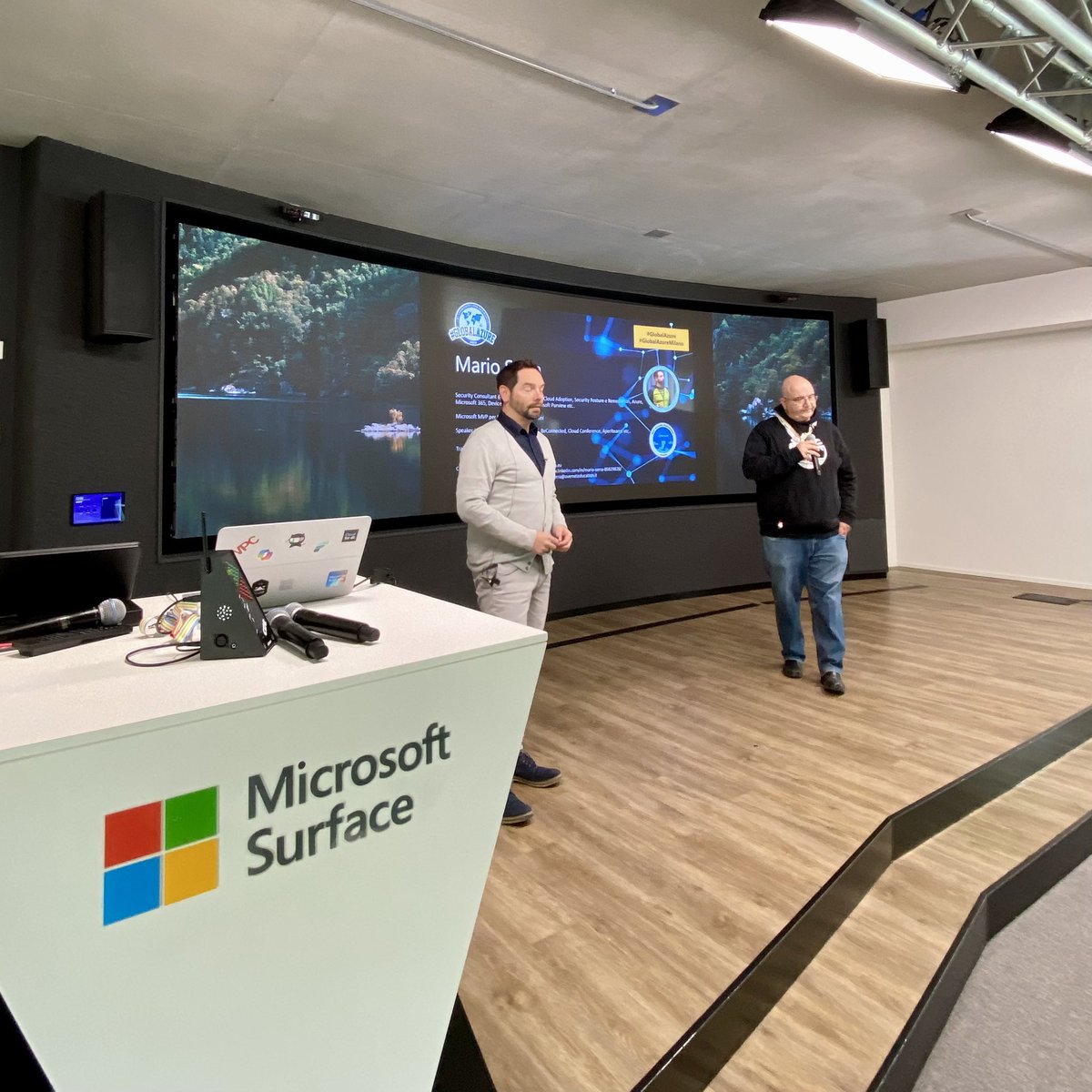 Azure Italia tweet media