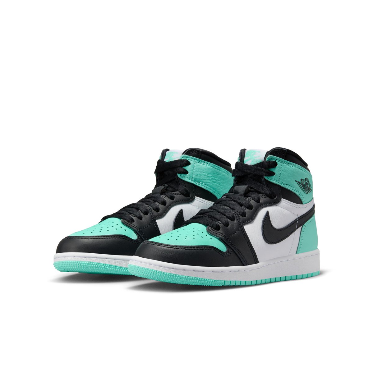 The Air Jordan 1 Retro High OG - 'Green Glow' is now available on our online store. Men's soleplayatl.com/products/mens-… Big Kid's soleplayatl.com/products/big-k…