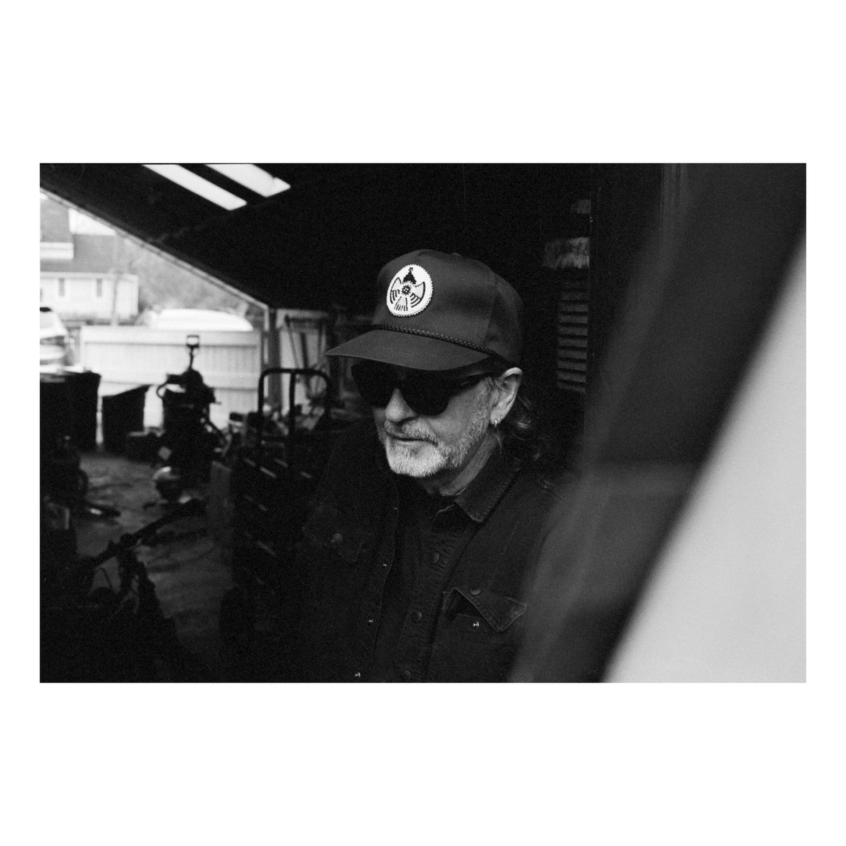 fslash12's tweet photo. #musician #musicianphotography #dodgeandburn #blackandwhitephotography  #documentaryphotography #leicam3 #canon50mm14 #kodak5222 #d96 #35mm #filmphotography #analogphotography https://t.co/bqofCi3K6P
