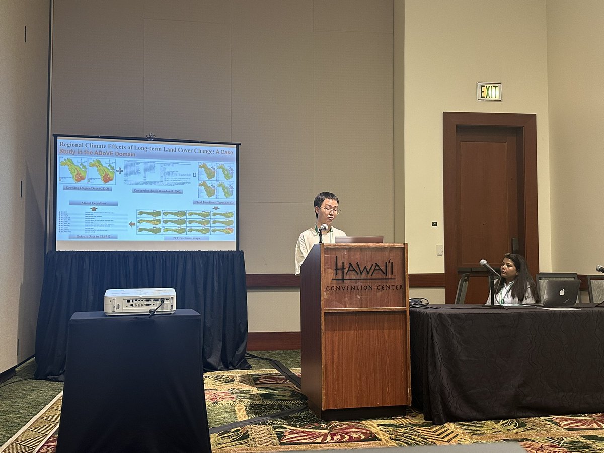 yangdi1031's tweet image. Thrilled to see GeoDI lab grad students &amp;amp; visiting prof shine at #AAG2024 in Hawaii! 🌺 Showcasing cutting-edge research in geospatial tech, climate modeling, and forest management. Proud moment. 🌍#GeographyRocks