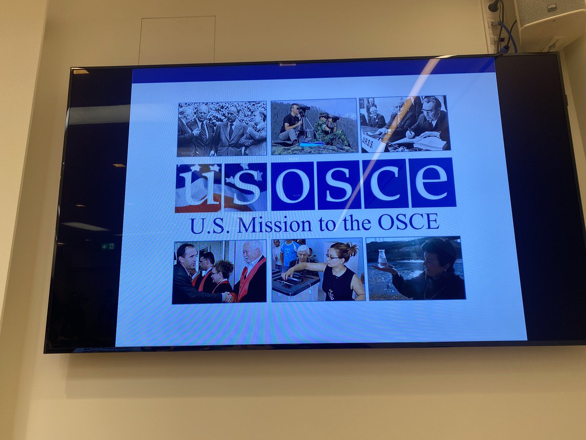 The joy of teaching in Vienna is that there are so many organisations to visit. I took my @FreudSfu and @univienna students to the @OSCE to talk about its past, present, and future. @usosce also showed up to give us their perspective and answer some (critical) questions. Thanks!