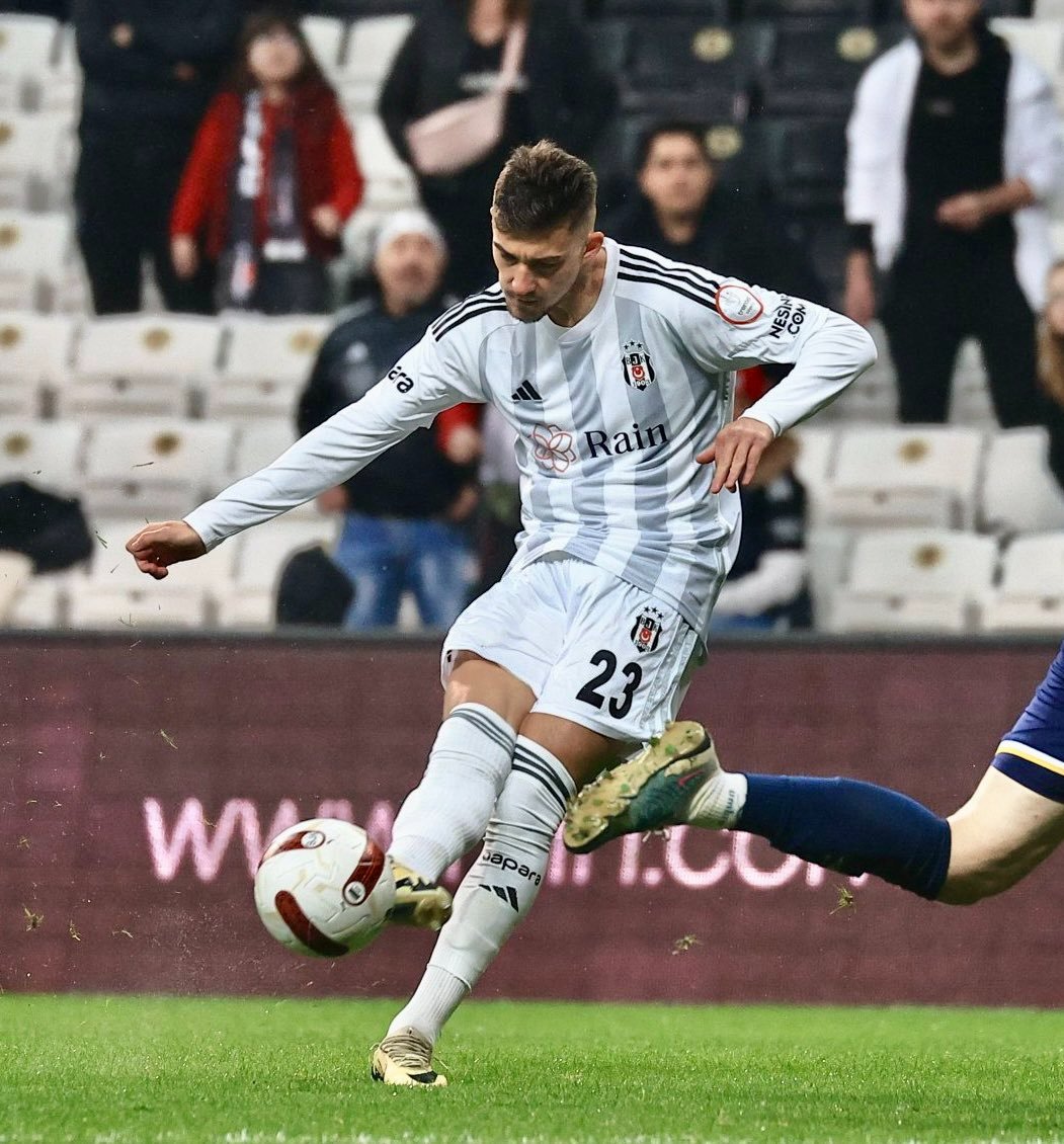 Mucibasgan's tweet photo. Talisca ve Adem Ljajic karışımı 
Ernest Muci...
#bjk https://t.co/WhkSTjwnlO