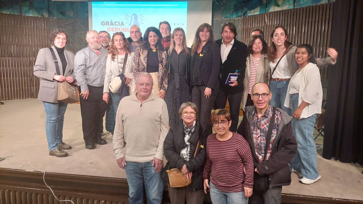 marta_vb1974's tweet photo. Ahir a l'Orfeó Gracienc.
#JuntsiaTotes https://t.co/jZZikczbTt