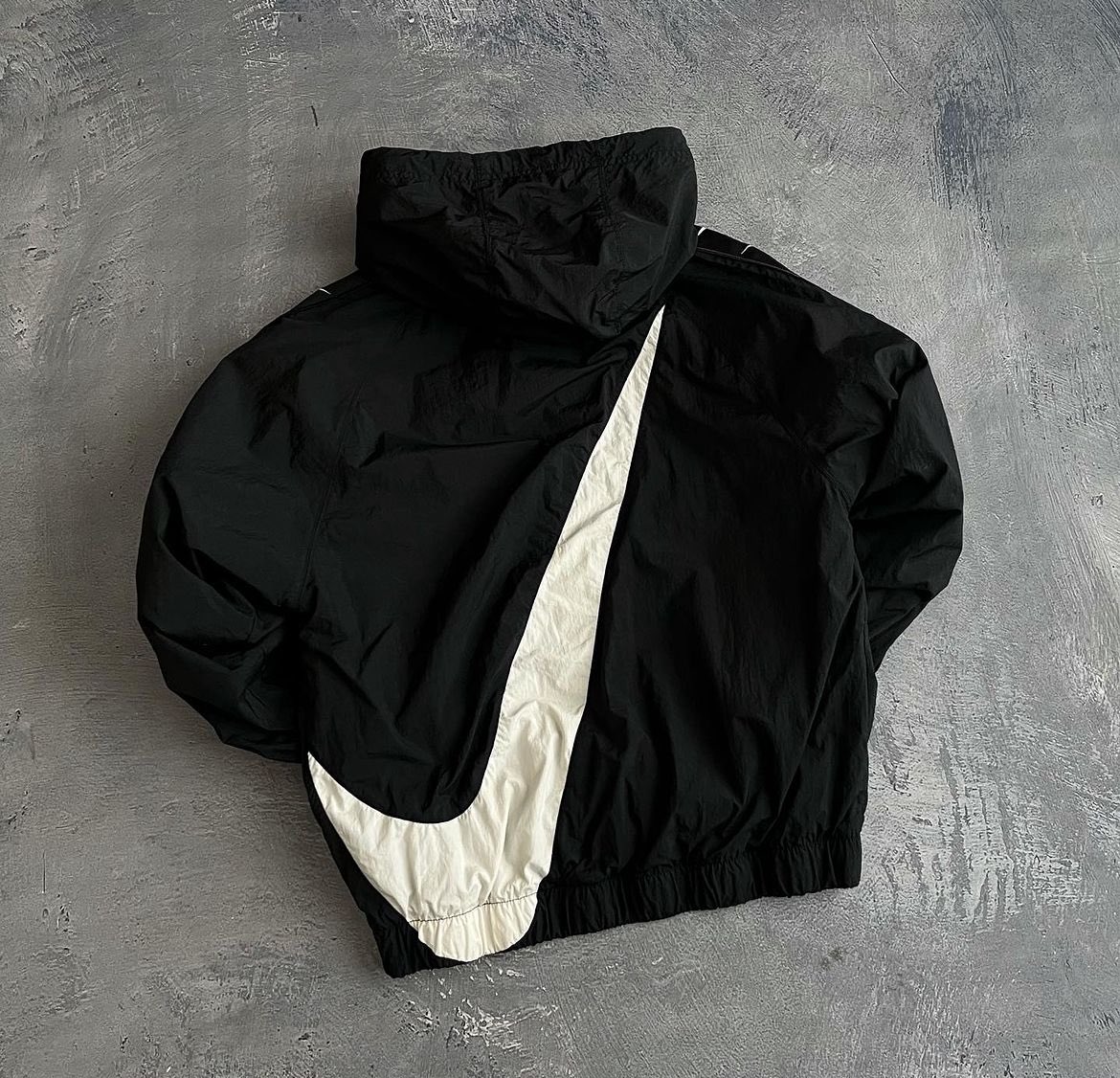 Fashion Essentials tweet media