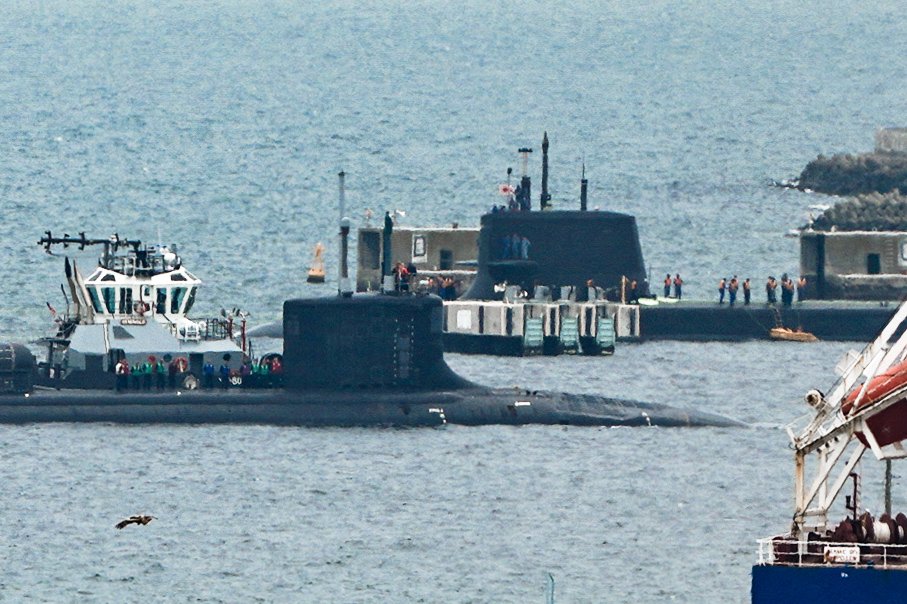 #SubSaturday #Submarines @USNavy @jmsdf_pao_eng 
Virginia-class Block II nuclear-powered attack submarine USS Mississippi (SSN-782) with the Dry Deck Shelter (DDS) attached entering Yokosuka Naval Base, with the Japan Maritime Self-defence Force's ex. Taigei-class training…