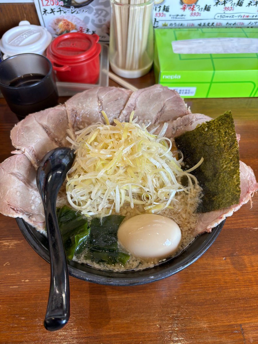 haps_misa's tweet photo. 今日は鎌ヶ谷のとんちゃんに行ってきました
ネギチャーシュー麺はボリュームも多くて満足！！

味もややあっさり目で食べやすく替え玉もしちゃった！！
#とんちゃん
#ネギ
#替え玉 https://t.co/ItVrvVr6pS