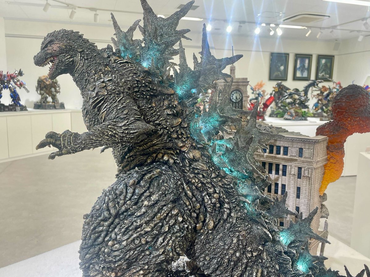 今年4月に情報解禁されたプライム1スタジオより発売の「アルティメット