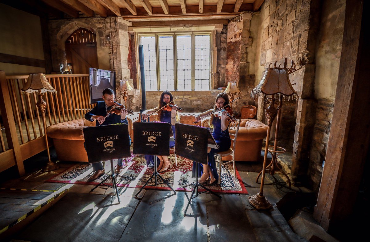 BridgeStrings's tweet photo. 🎻🎻🎻❤️
Blackfriars Priory ✨
It was such a beautiful day on Thursday performing for Ben &amp; Tammy’s wedding in Gloucester 🥂 Congratulations to you both 💕
#bridgestrings #weddingstrings #weddingviolinist #violin #wedding #gloucesterwedding #strings #blackfriarspriory https://t.co/9Xk8VWVZzq