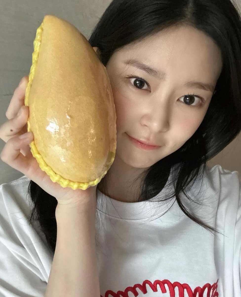 My sweety mango, now i am craving for mango.