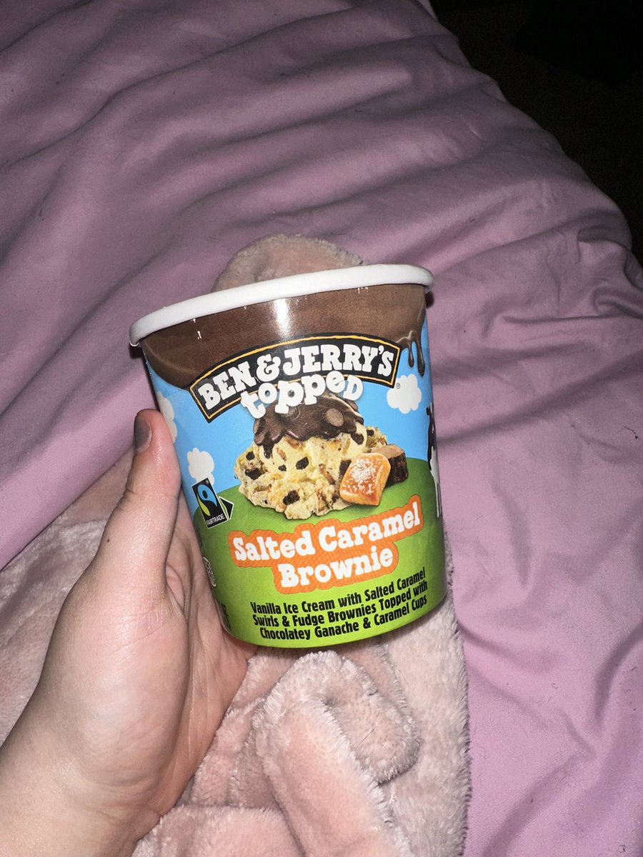 aphroditereadss's tweet photo. now miss benjamin jerry this ice cream is less topped than I am during a dry spell 🤨 https://t.co/HTHBqta9BR