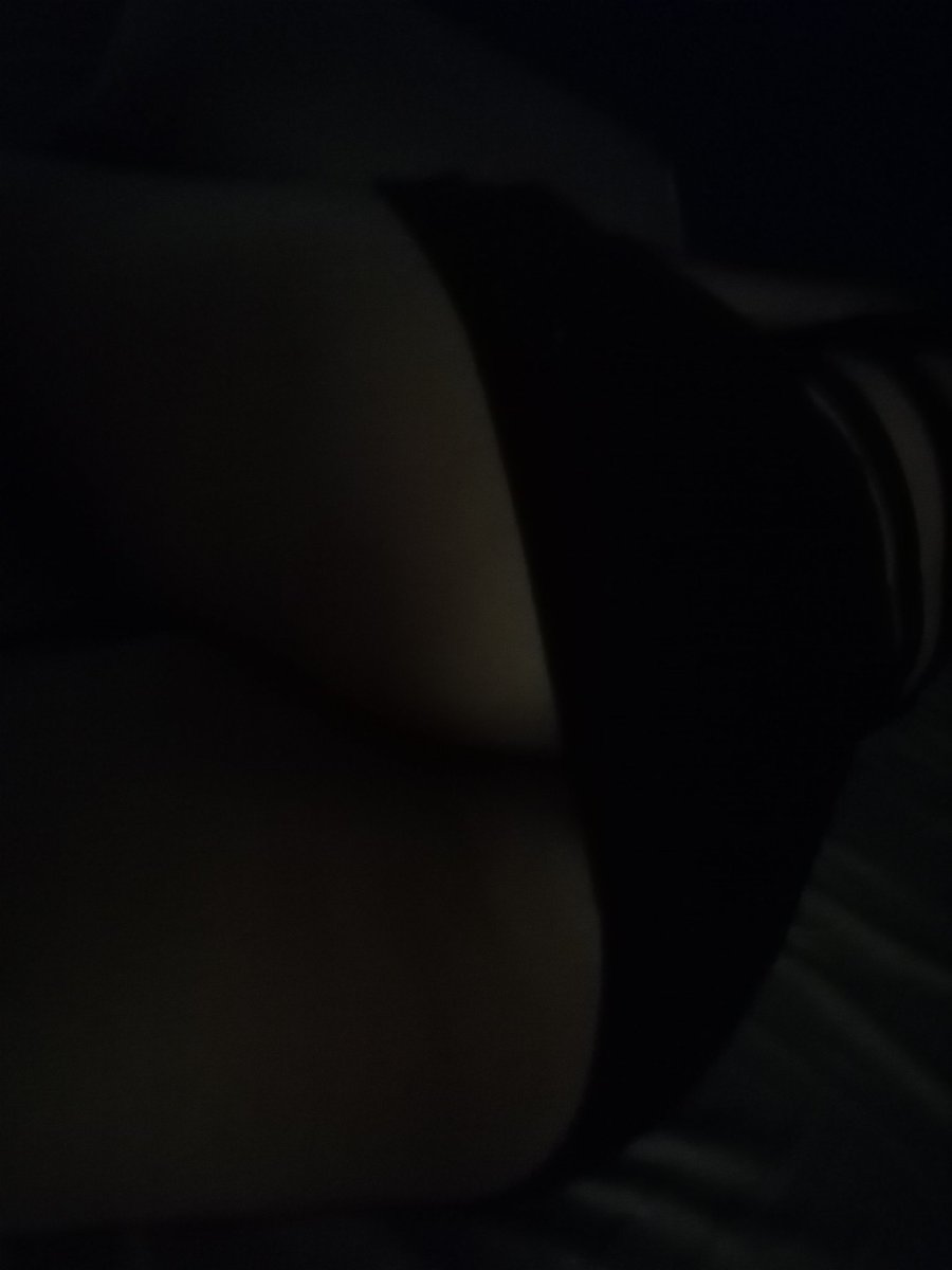 Así ahorita, a quien se le antoja darle unos tallones de 🍆 entre sus nalguitas y que despierte bien ensartada??