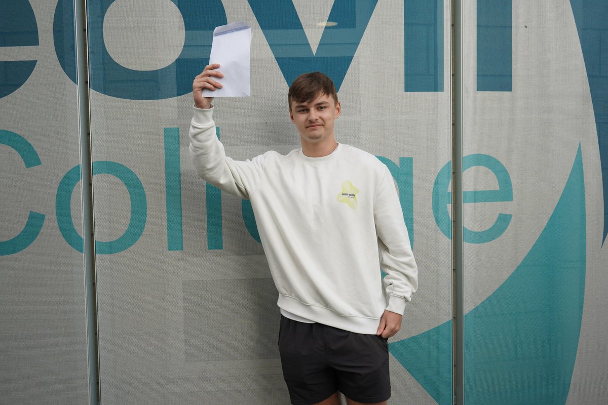 Introducing Alan Kozlowski, formerly of Preston School, who studied A Levels in Geography (B), Business (C) and Economics (C). 🌟 Alan shared: “I have been supported to achieve grades that will now allow me to study Business Management at Bournemouth University.” 📊