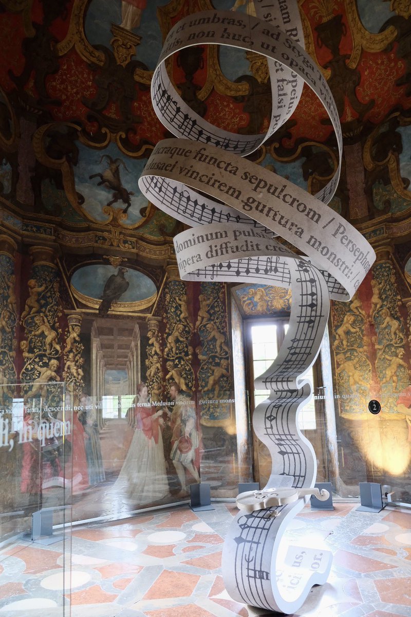 Putopis's tweet photo. Hellbrunn castle, in the suburbs of Salzburg, is famous for its fountains and sculptures, connected by a water mechanism which is 400 years old ⛲️🌿🏰 #salzburg #hellbrunn #visitsalzburg #travelbook #castle #Austria https://t.co/E0Zc7ydxTs