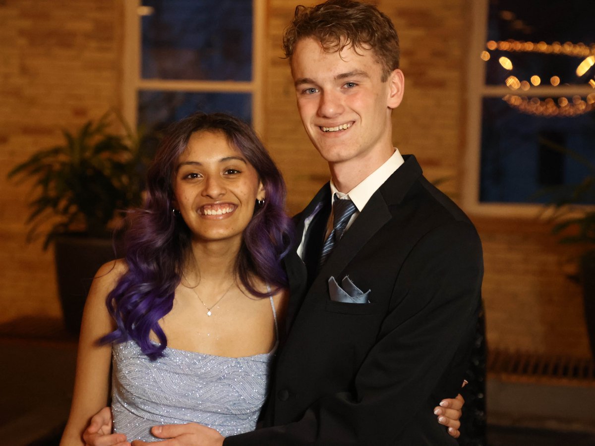 hpsProud's tweet photo. Prom was pretty great this year.  https://t.co/Bb6OzSug15 https://t.co/8DIEHeHecB