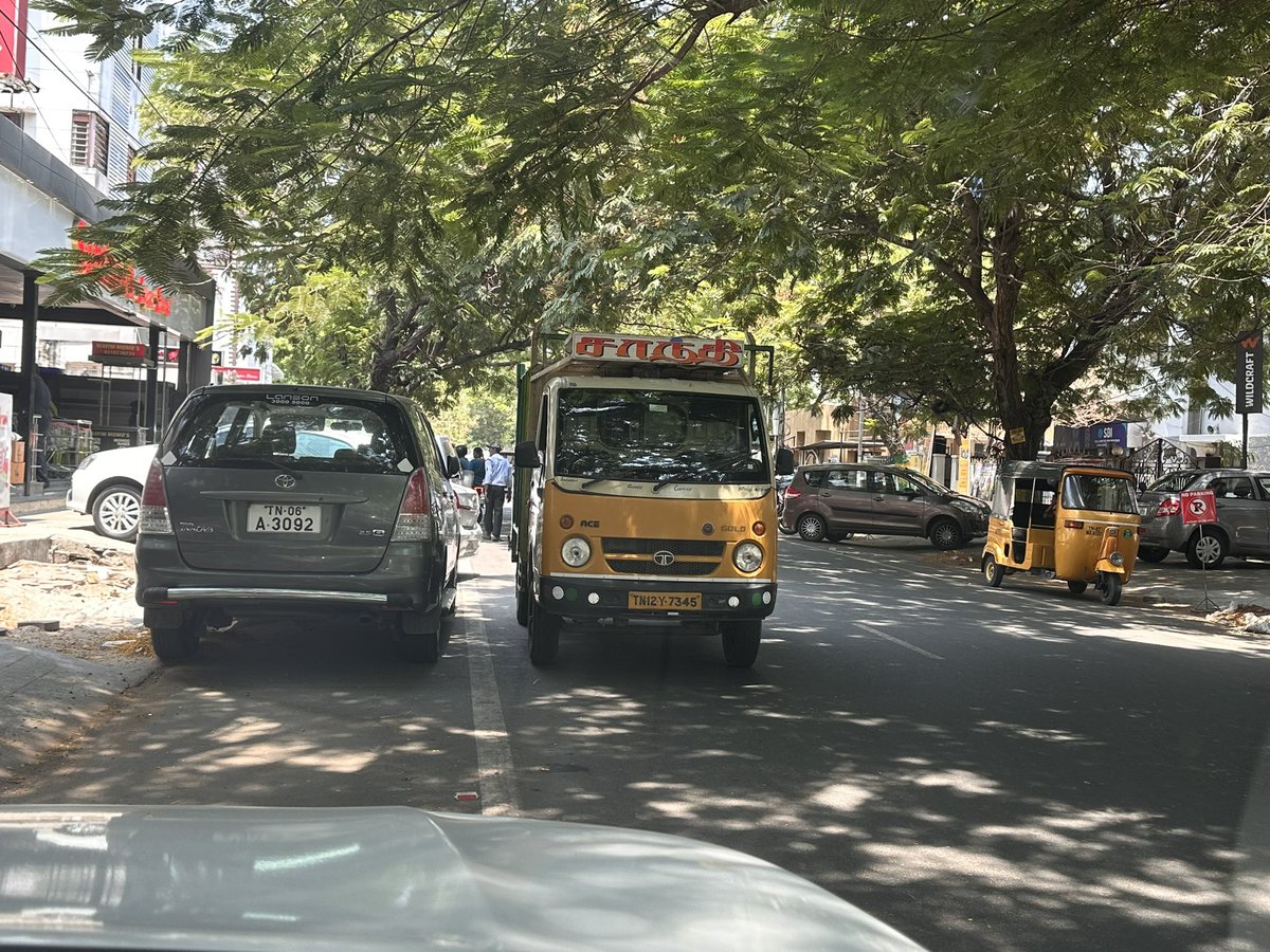 A van parked in centre of the road opposite to Santhosh super market in 18th main road in Annanagar…..causing lot of inconvenience 

@ChennaiTraffic