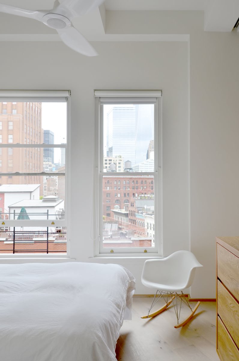 UPinteriors's tweet photo. White bedroom. Loft in Manhattan by Dieter Vander Velpen Architects. Photo by Patricia Goijens. https://t.co/XCfLVRoQvL

#timeless #interiors #bedroom https://t.co/mh6srkjLQr