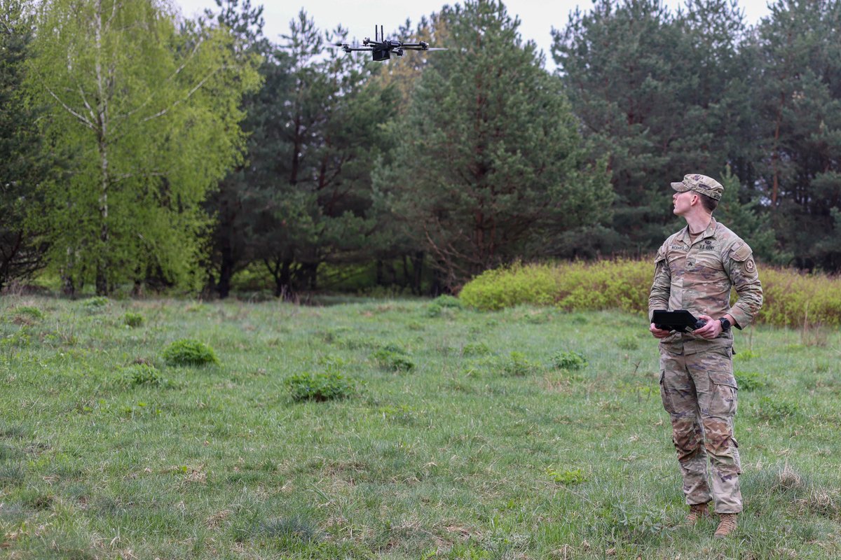 USArmyEURAF's tweet image. #KnowYourDefender

Meet Sgt. Nolan McDaniel w/ #2CR, he is participating in the #DefenderEurope 24 exercise #SaberStrike 24, which is a regionally focused exercise involving 3K 🇺🇸 and 2K Allied participants from 🇭🇷 🇩🇪 🇮🇹 🇱🇹 🇳🇱 🇵🇱 🇷🇴 🇪🇸 and 🇬🇧

#LSGE24 #StrongAndStrategic