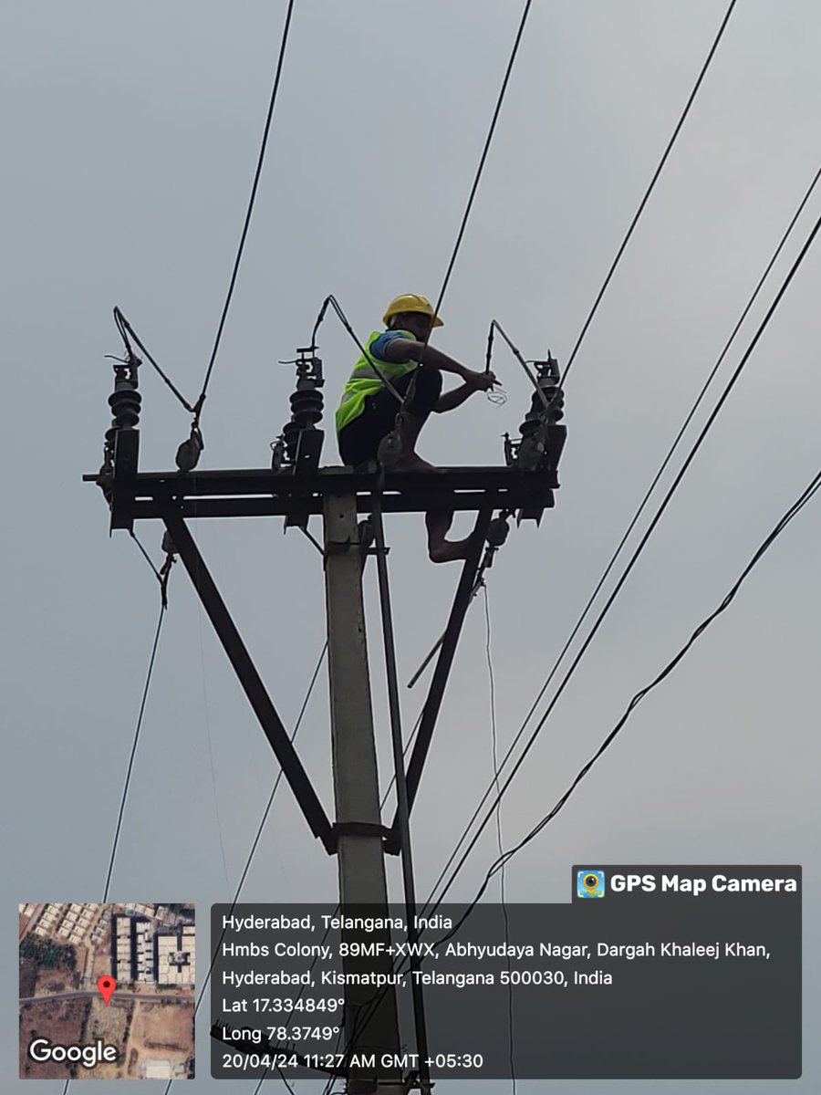 tgspdcl's tweet photo. Linemen, artisans &amp; engineers of @TsspdclCorporat are working against all odds in challenging situations to ensure uninterrupted power supply

Time to appreciate and stand by their commitment &amp; dedication 👏

@TelanganaCMO https://t.co/WZil7mOHlH