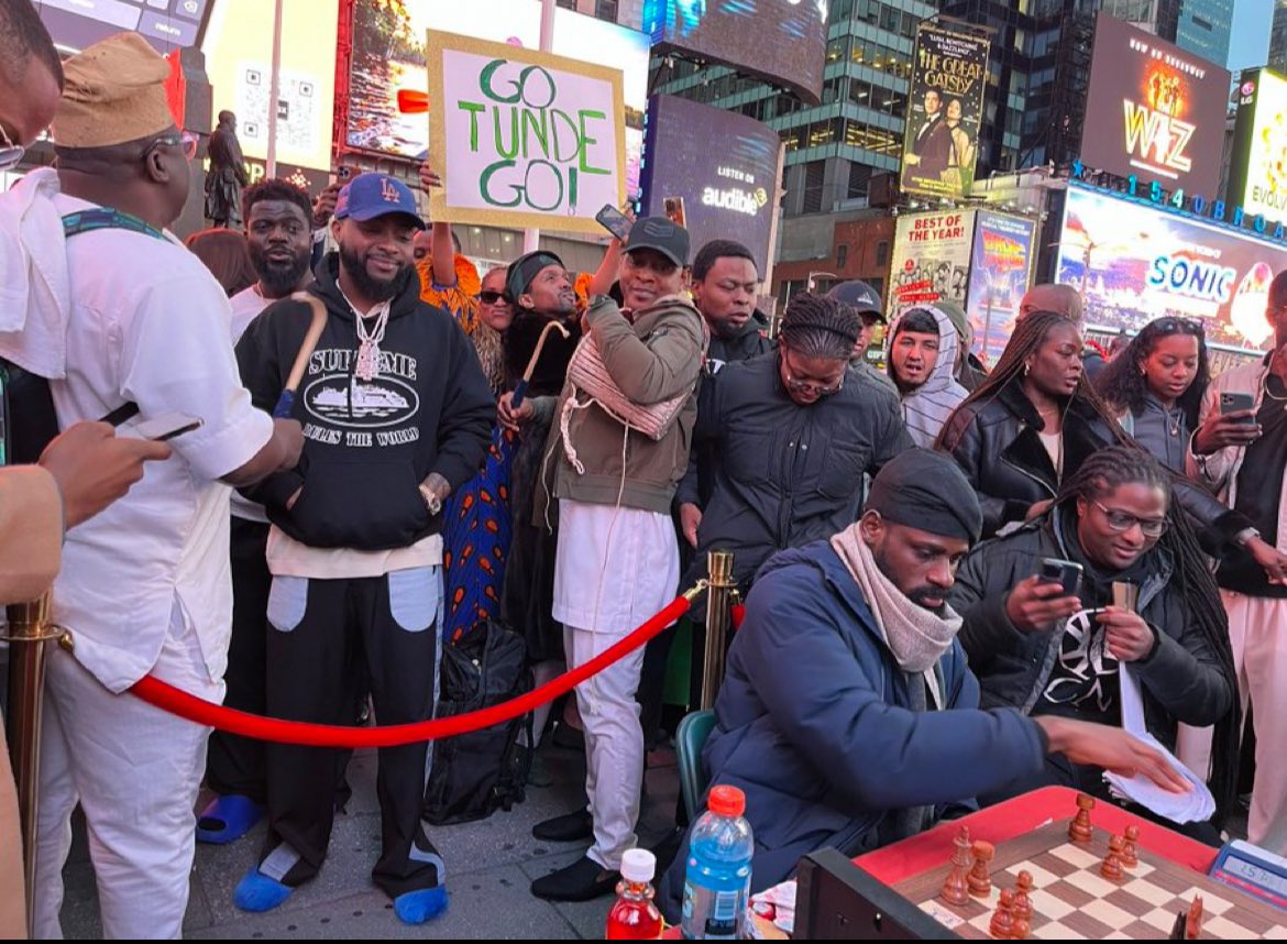 Therealsimcard1's tweet photo. If Your Dreams doesn’t Scare You Dream Again , Tunde Onakoya Dreamt in Ikorodu and actualized it in NewYork , Tunde Onakoya From Ikorodu To NewYork Did 60Hrs Guinness World Record for the Longest Chess Marathon without a Loss GO Tunde . @GWR @Tunde_OD #GoTunde https://t.co/xtauftwufE