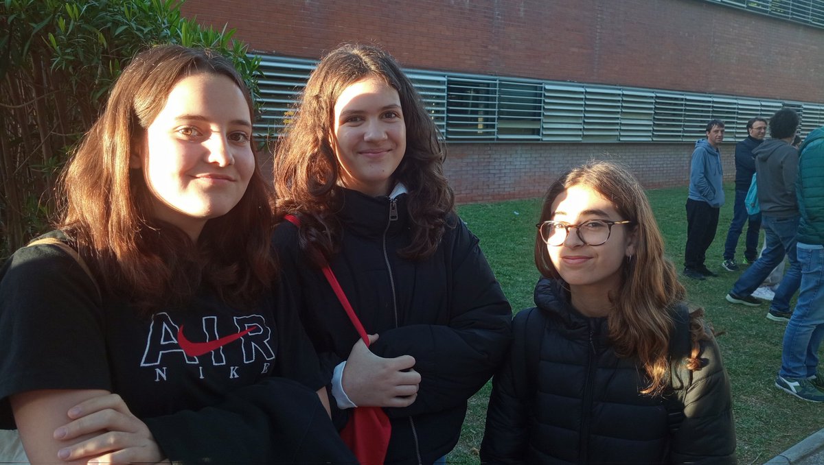 Preparades... 3/4 de 8 i el 75% del grup. La 2a fase del Fem Matemàtiques ens espera!
Ens trobem amb l'Emma a St Pere de Ribes. Oeeeee
<a href="/matesAbeam/">ABEAM</a> <a href="/Feemcat/">Feemcat</a>
