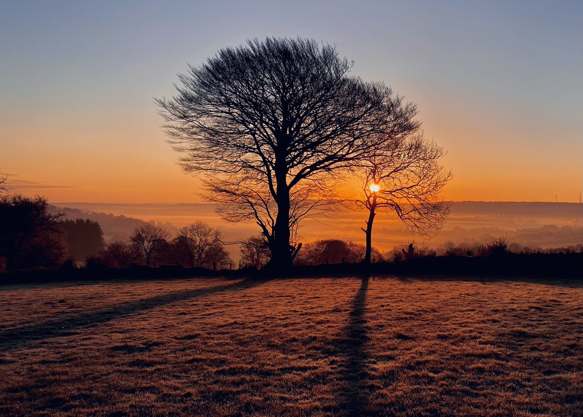 Bois bach AM fore anhygoel peth cynta’ fan hyn yn Dolgrân…mwynhewch eich penwythnos🙏🏻❤️😃 My God WHAT a fantastic morning early doors here in Dolgrân…enjoy your weekend 🙏🏻❤️😃 @StormHour @ThePhotoHour @S4Ctywydd @Ruth_ITV