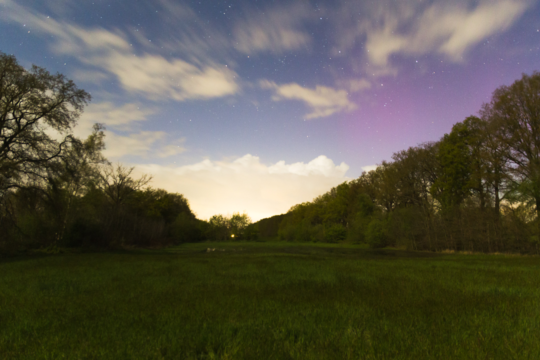 #Noorderlicht in Fryslân, vrij zwak maar dan wel weer hoog aan de hemel #poollicht @Kees_Zwaan @AurorateamNL @YpmaJohan (19-4-2024, F2.8, 13s, ISO 1600)