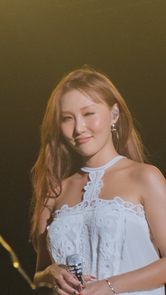 its_tani_03's tweet photo. It's her day. It's SHE DAY. IT'S HWASA DAYYYYYY. 
#HWASAxTWITS
HWASA FANCON DAY
#HwasaFanconInSeoul https://t.co/6dQmNb8moI