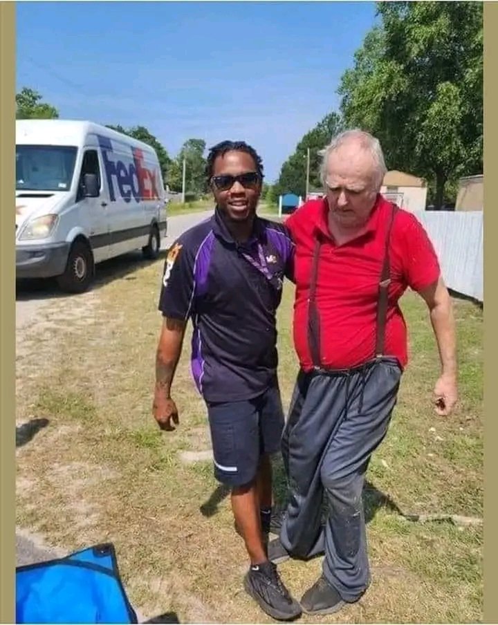 @MattWallace888 Today I was on my way to Family Dollar up the street from my house. I saw this FedEx driver, Rondy, do a U turn at the second entrance to a trailer park that used to be Farmview. I looked in my rear view mirror to see him pulled over to help this 75 year old man get his little