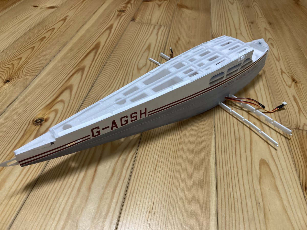 #microaces #DH89
しばらく放置したが、理由はインスト。
YouTubeのみで印刷マニュアルがないため、すべてが出揃わないと制作過程での検討は不可能。最近ようやく上翼の部分が公開されたので再開！
印刷マニュアルは必須だと思います！
不足部品もチェック出来ないし！