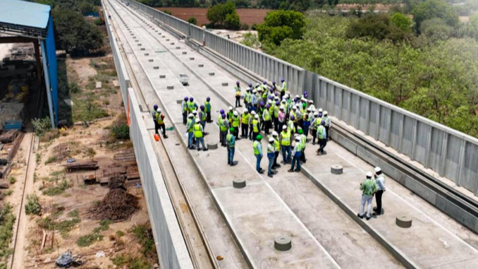 RailAnalysis's tweet photo. #NHSRCL MD Shri Vivek Kumar Gupta oversees #BulletTrain #project #developments in Gujarat
Read more...https://t.co/EEQSKH6xns
#HSR #MAHSR #infrastructure #stations #construction #TSMF #rollingstock #highspeedrail #technology #machines #inspection #survey https://t.co/VKcinY5ybb