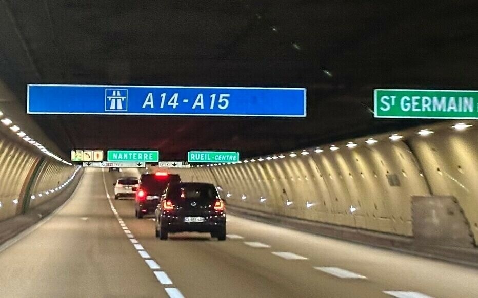 le_Parisien's tweet photo. En attendant la réouverture de l’A13, le député Karl Olive réclame la gratuité de l’A14 et du Duplex de l’A86

💬 «Cela rendrait service à des milliers de personnes. C’est un cas de force majeure»

Mais il faut convaincre la société des autoroutes...

➡️ https://t.co/a24BLjoGlX https://t.co/h9L7X9jeUD
