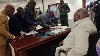 wembi_steve's tweet photo. #RDC: 🚨‼️Arrivée de Bemba à Bunia | Les groupes armés de l’Ituri [#CODECO, #FRPI, #AUTODÉFENSEMAPI] prennent l’engagement de cesser immédiatement les hostilités dans l’intérêt de la paix .  [ Document] https://t.co/SL70GGxIIN